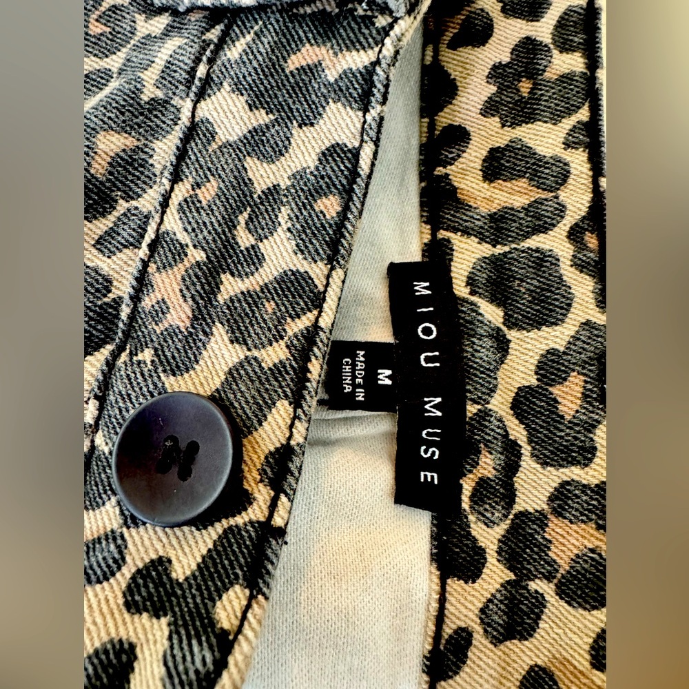 Miou Muse Leopard Print women's barrel jeans